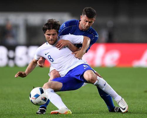 芬兰队险胜斯洛文尼亚，晋级欧国杯16强