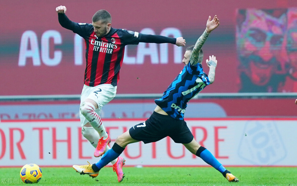 包含佛罗伦萨与克罗托内展开一场对决的词条