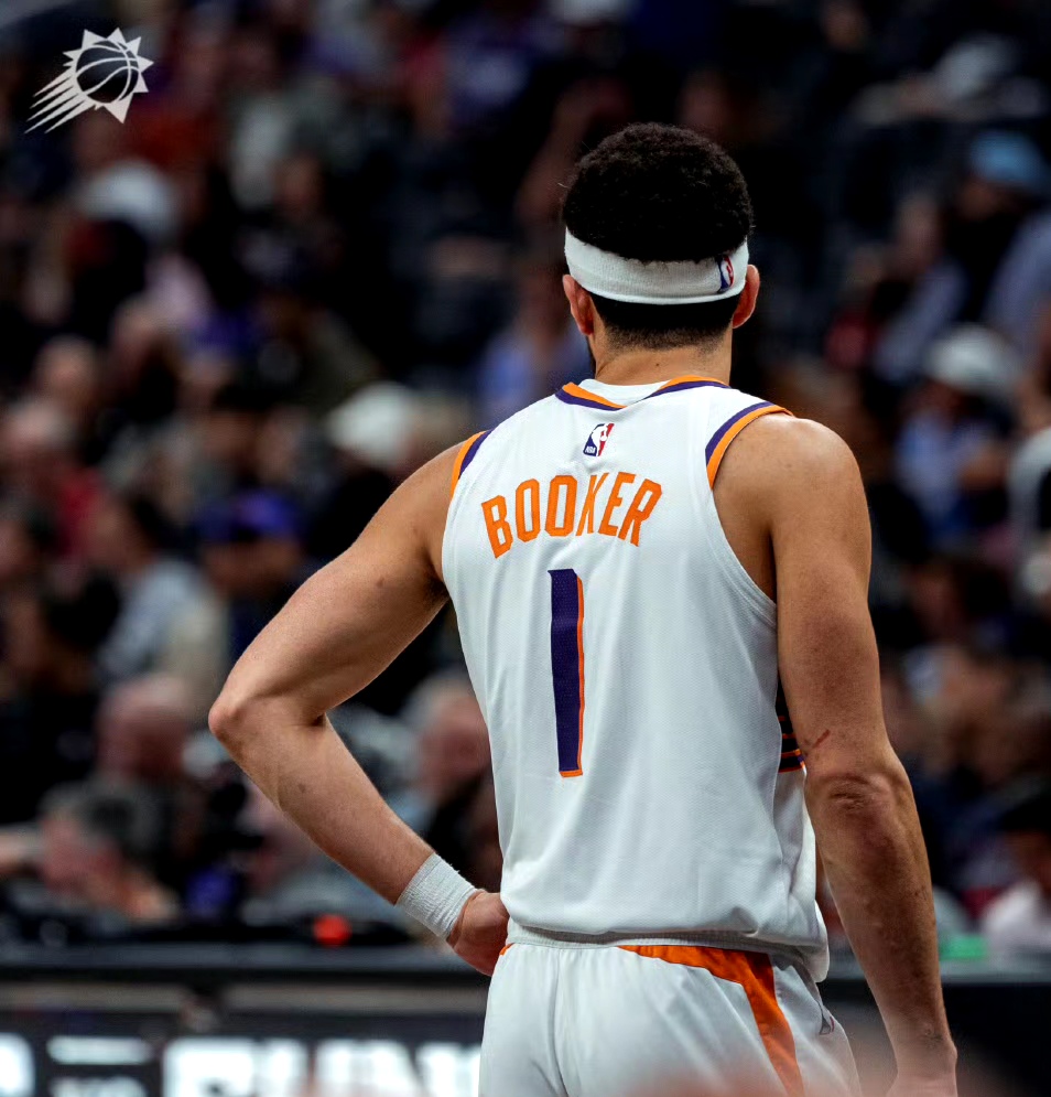 太阳大胜快船,布克轰下42分的简单介绍 太阳大胜快船,布克轰下42分的简单介绍