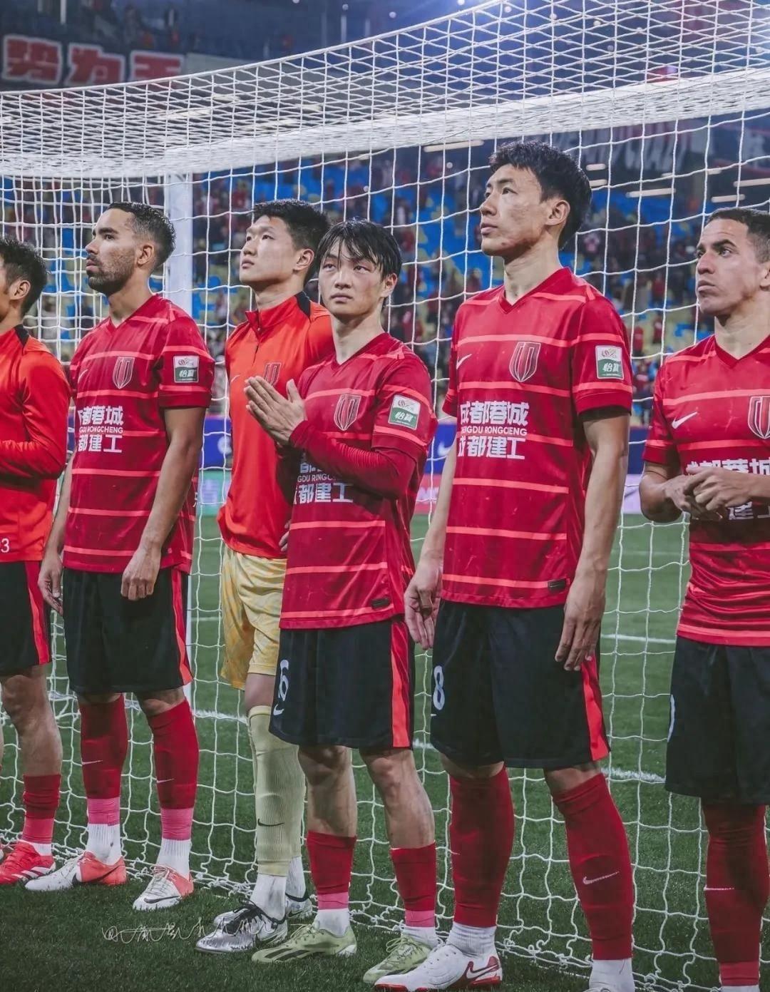 上海申花主场战平广州恒大,两队携手晋级 上海申花主场战平广州恒大,两队携手晋级